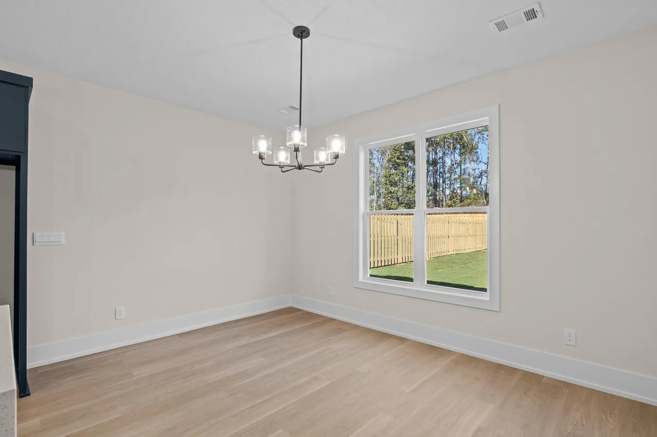 8074bb59593354780fd0cdf4d4eccf19l-m173554823rd-w1280_h960